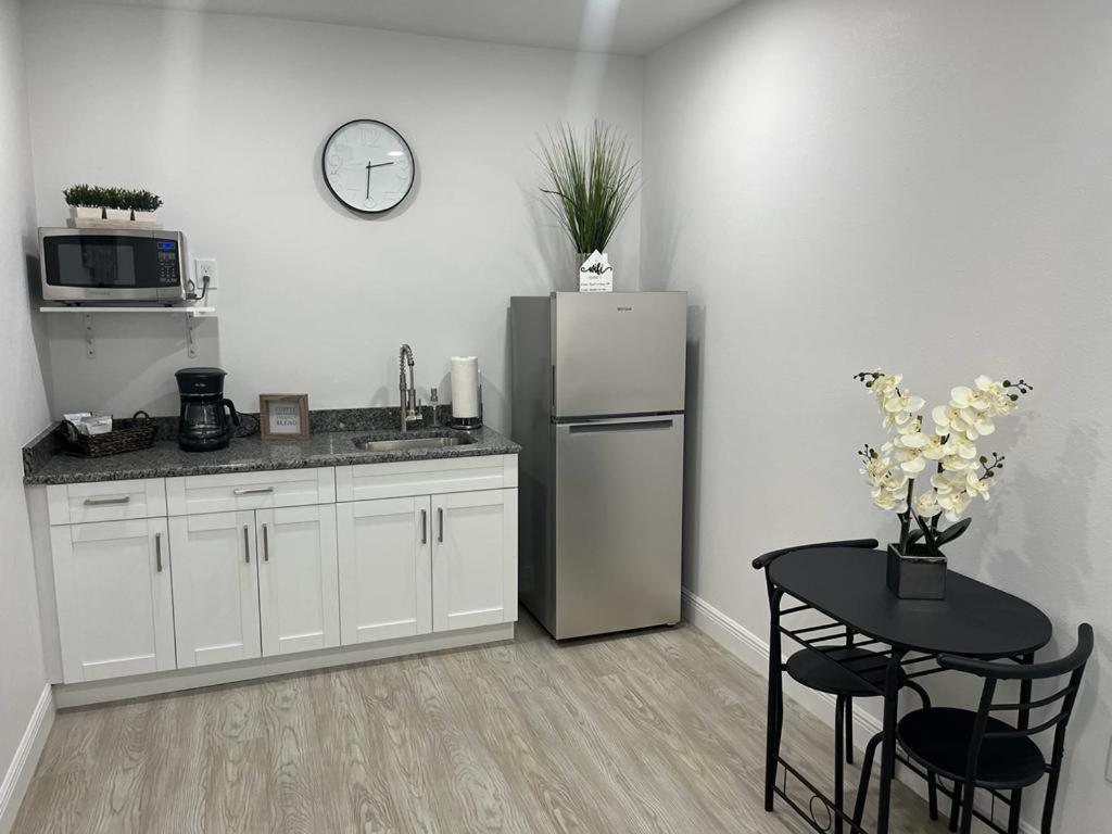 Incredible Comfortable Apartments Near The Airport And Beaches แทมปา ภายนอก รูปภาพ